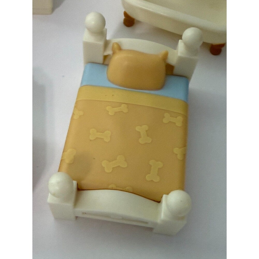 Bluey Dollhouse Replacement House Furniture Bed Kitchen Moose Toys Lot of 7 - Picture 6 of 8
